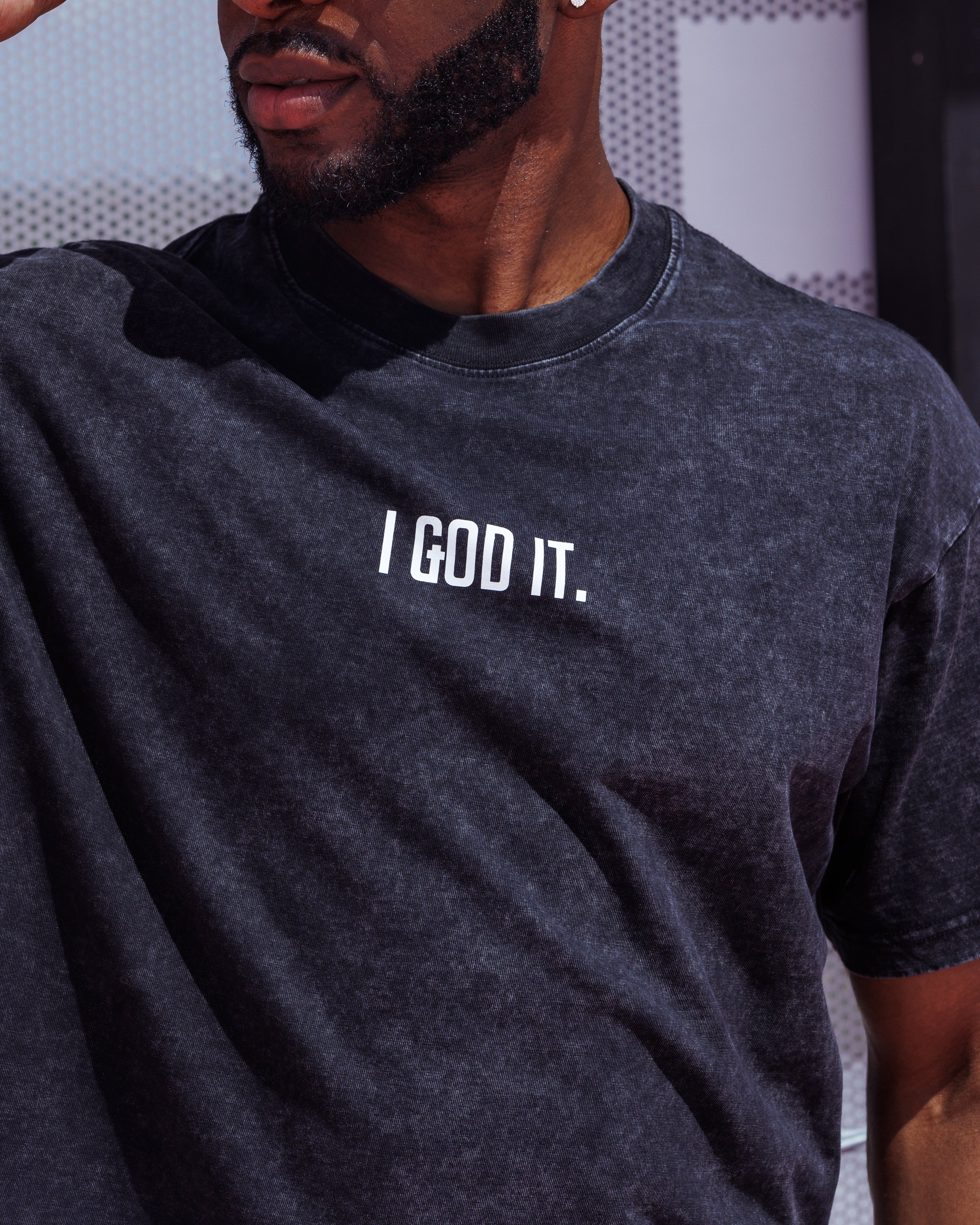 BLACK ACID WASH " I GOD IT " T-SHIRT